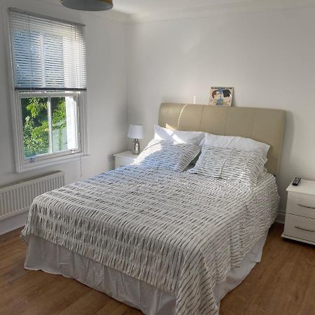 Modern Coastal Cottage 5 Minutes From The Ocean -Pet Friendly Рамсггейт Экстерьер фото